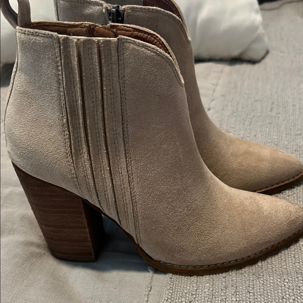 Women's Tan Ankle Boots